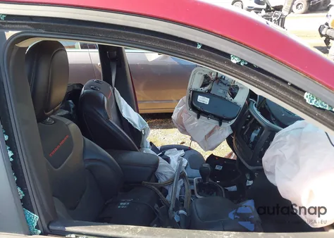 2016 Jeep Cherokee Trailhawk from USA, damaged, VIN 1C4PJMBS5GW334808